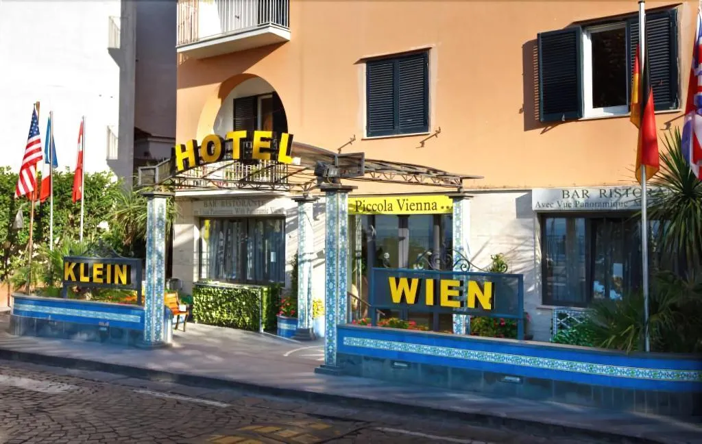 General view, Hotel Klein Wien, Naples
