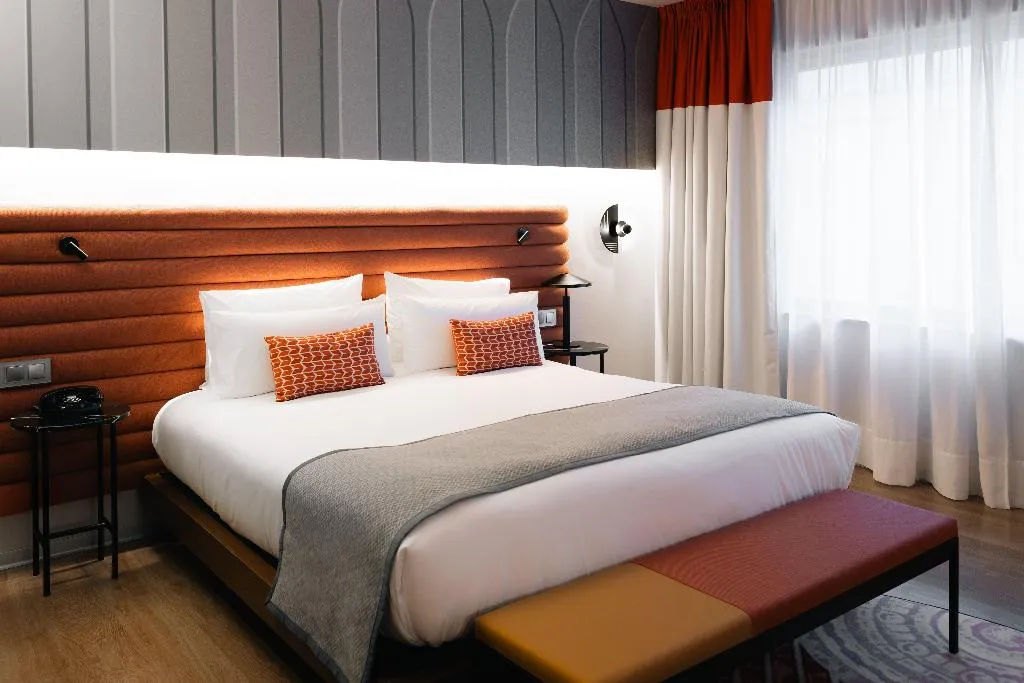 DOUBLE KING SIZE BED Room, Hotel Indigo Barcelona Plaza Espana, Barcelona