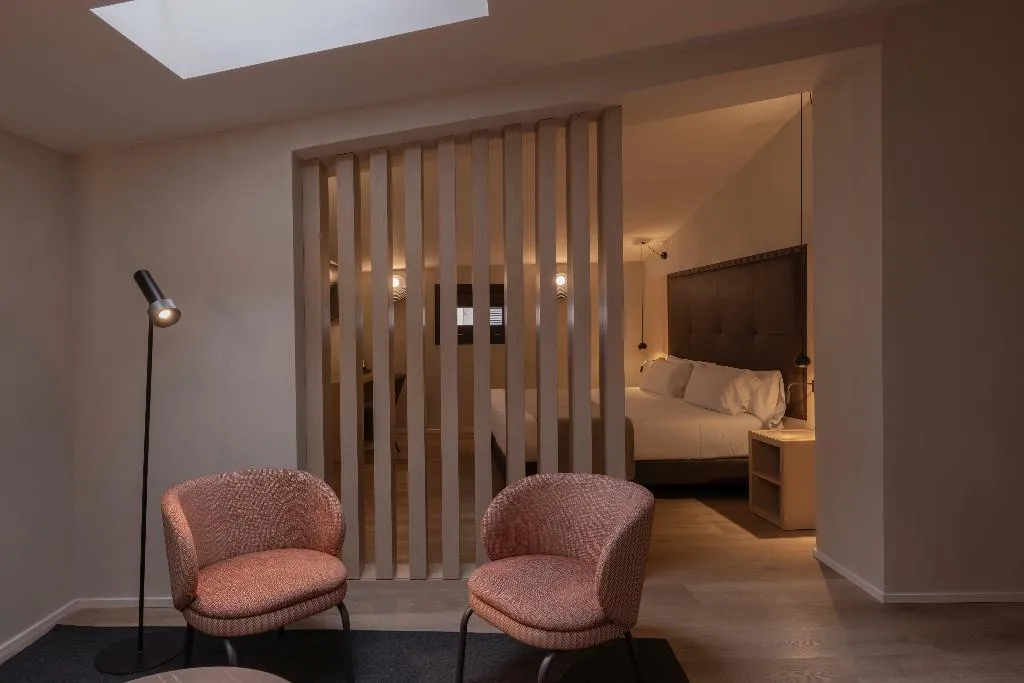 Double or Twin PREMIUM Room, Gran Hotel Barcino 4*S, Barcelona