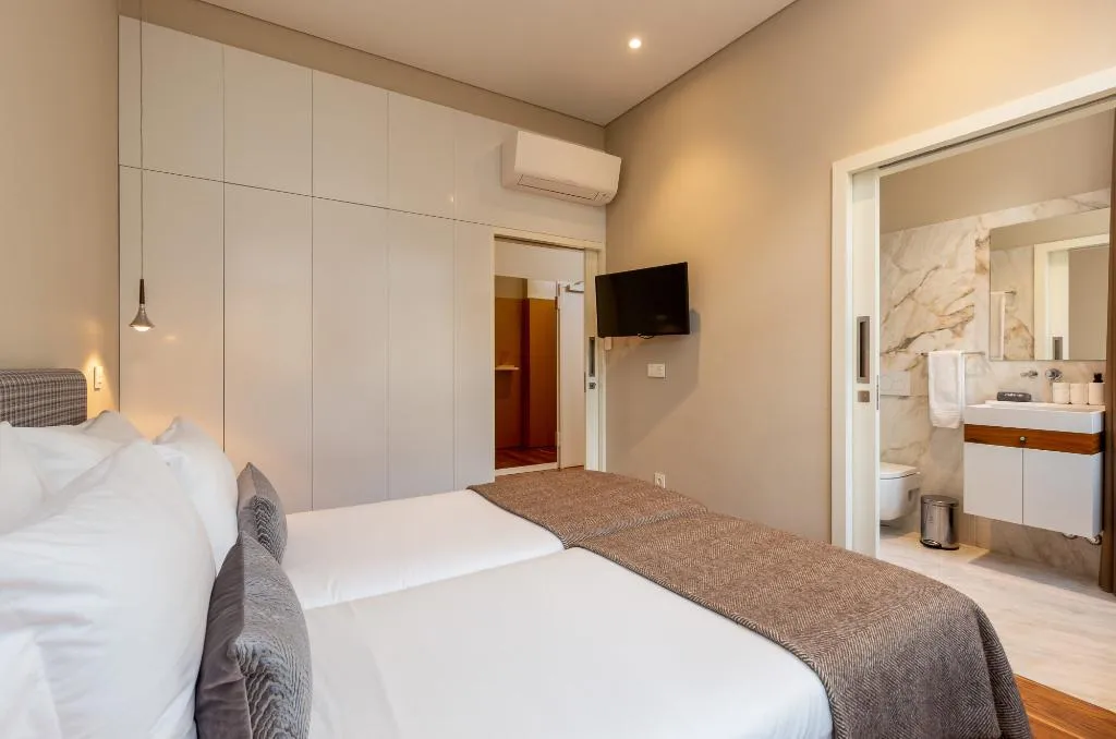 APARTMENT TWO BEDROOMS Room, Rs Porto Historic Center, Porto