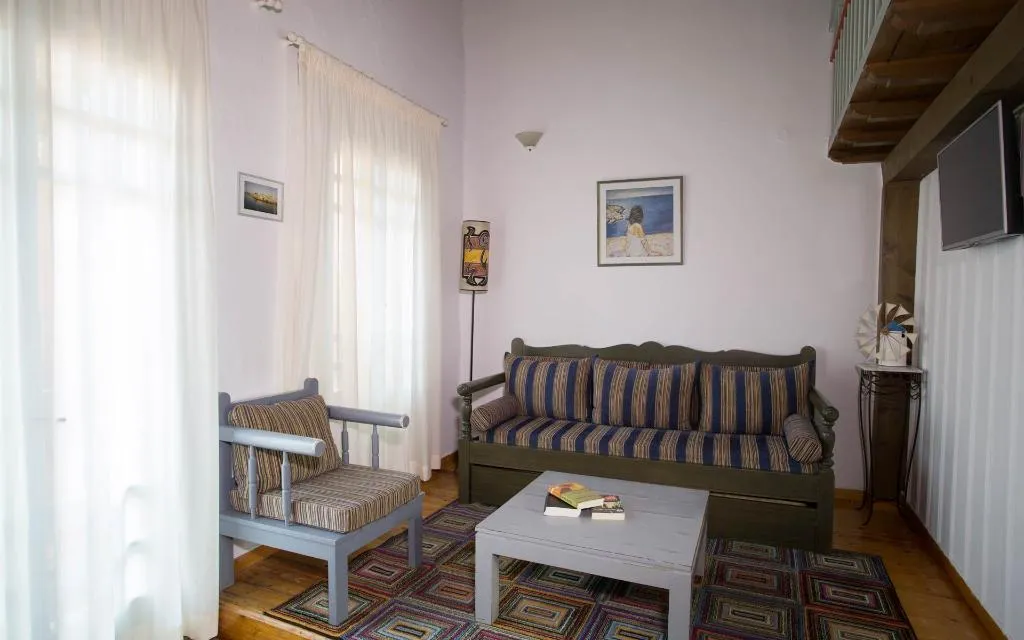 Room, Nostos, Crete