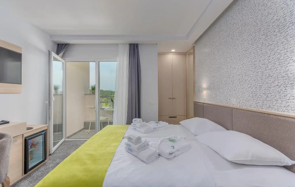 TRIPLE SEA VIEW WITH BALCONY Room, Aparthotel Adeo, Istria