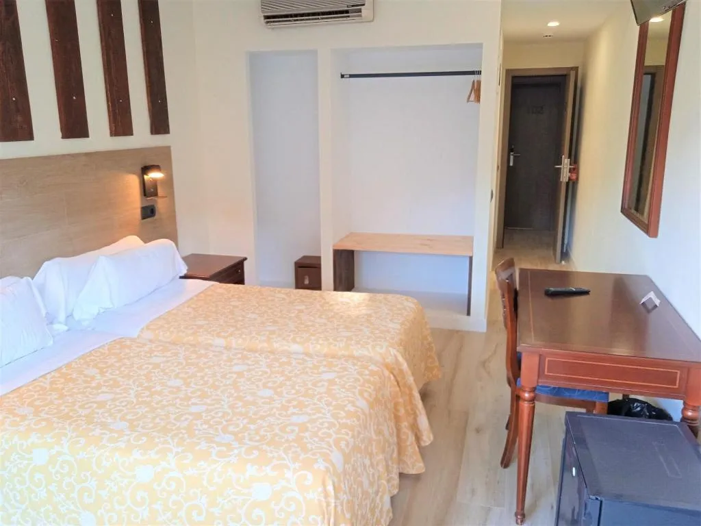 Room, Hotel 153, Barcelona