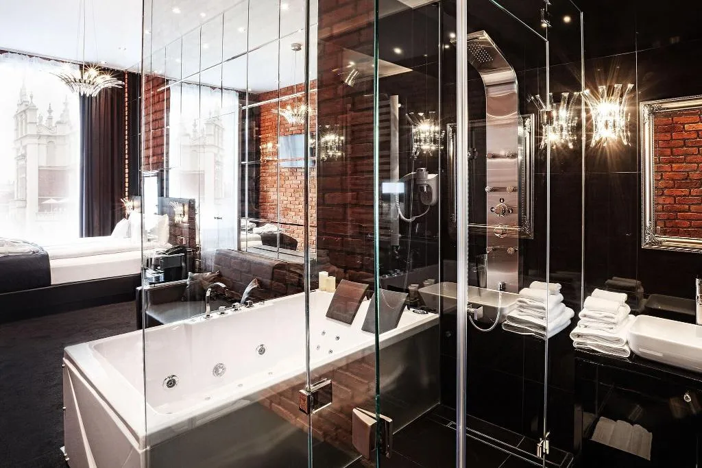 JUNIOR SUITE CITY VIEW Room, Betmanowska Main Square Residence, Krakow