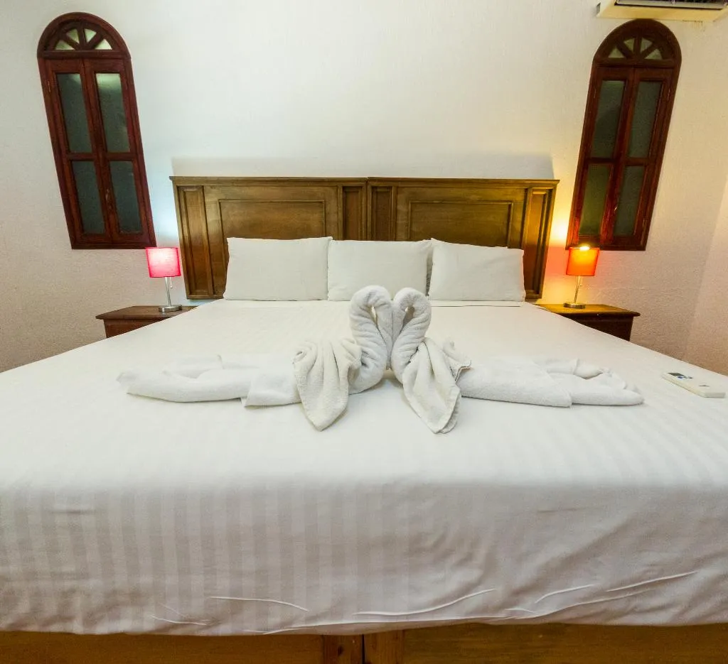 QUADRUPLE ECONOMY Room, Casaejido, Playa Del Carmen