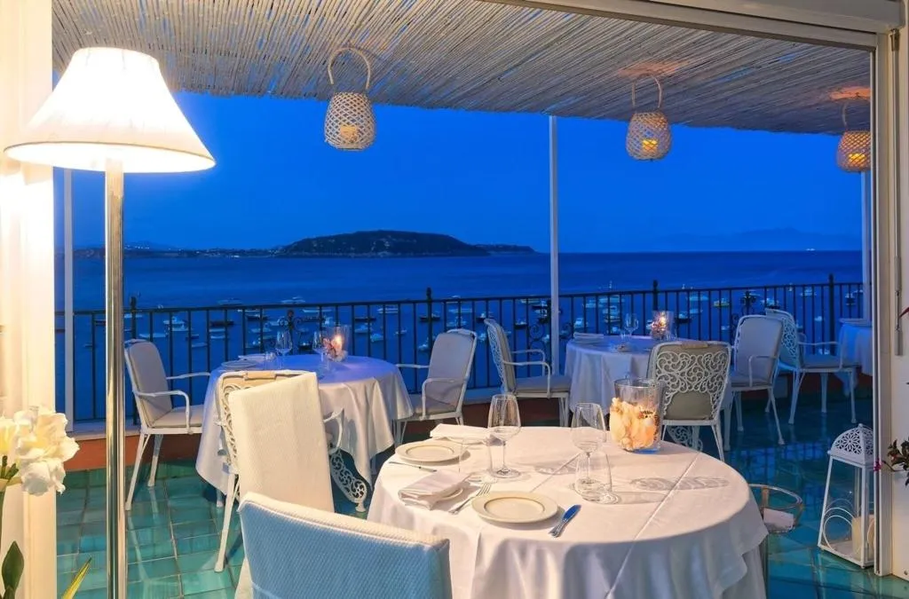 Restaurant, Miramare e Castello, Naples