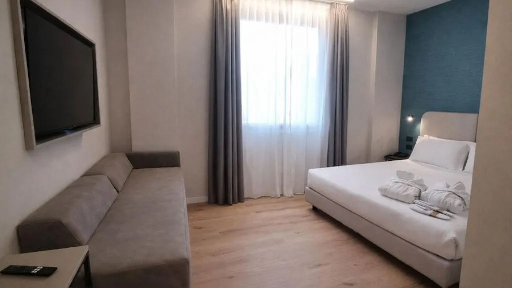 TRIPLE DELUXE Room, iH Hotels Milano St. John, Milan