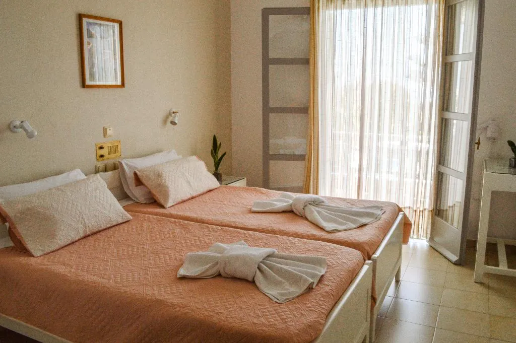 Double or Twin ECONOMY Room, Castro, Santorini
