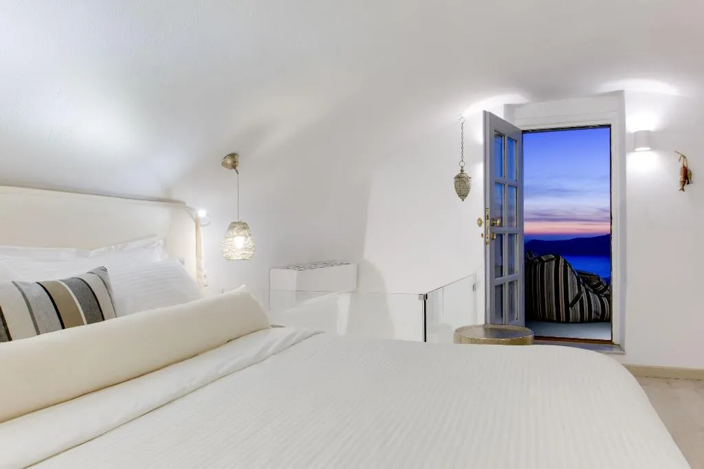 VILLA SUPERIOR Room, Infinity Suites & Dana Villas, Santorini