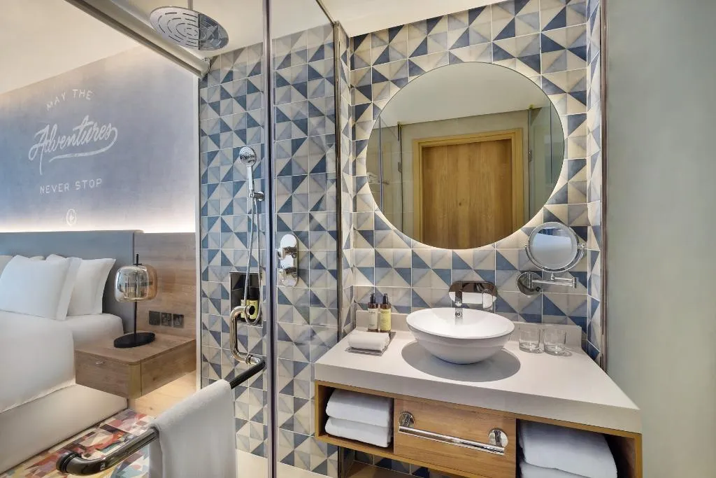 DOUBLE STANDARD Room, NH Collection Dubai The Palm, Dubai