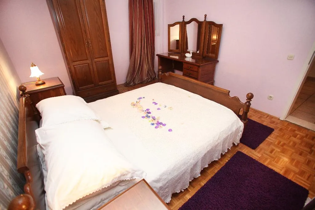 APARTMENT CAPACITY 5 TWO BEDROOMS Room, Villa Rustica Dalmatia, Split