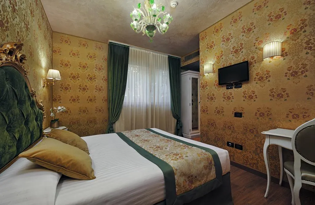 Double or Twin SUPERIOR Room, Tre Archi, Venice