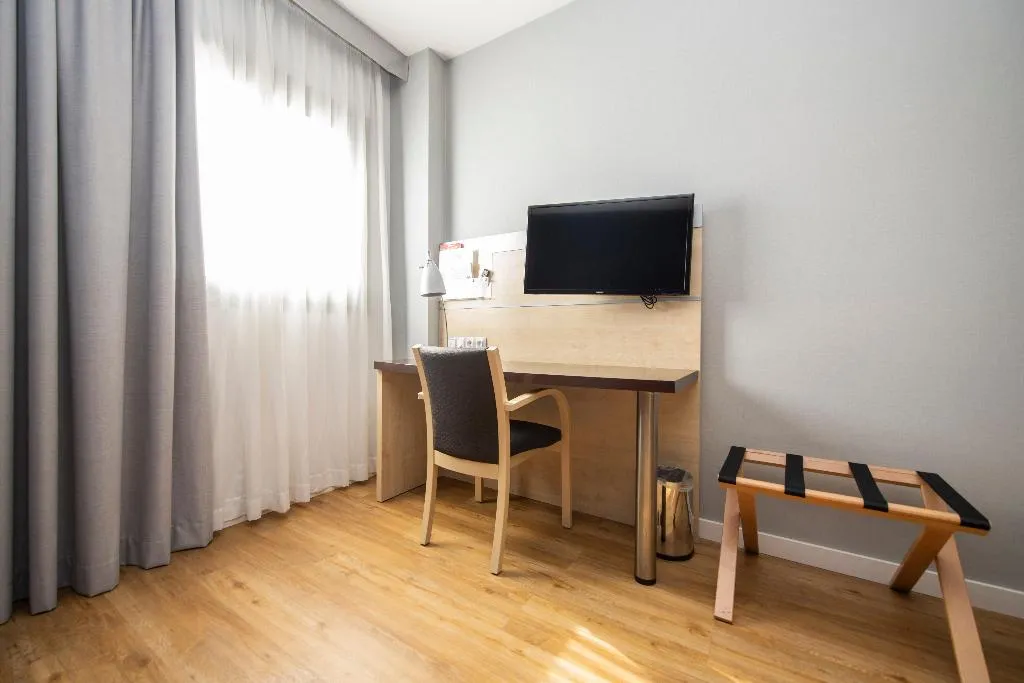 TWIN NON SMOKING Room, Holiday Inn Express Barcelona - Sant Cugat, Barcelona