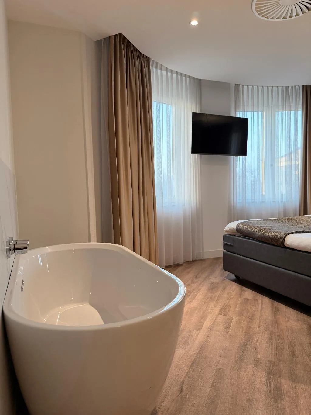 DOUBLE EXECUTIVE Room, OZO Hotels Antares Amsterdam Schiphol Airport, Amsterdam