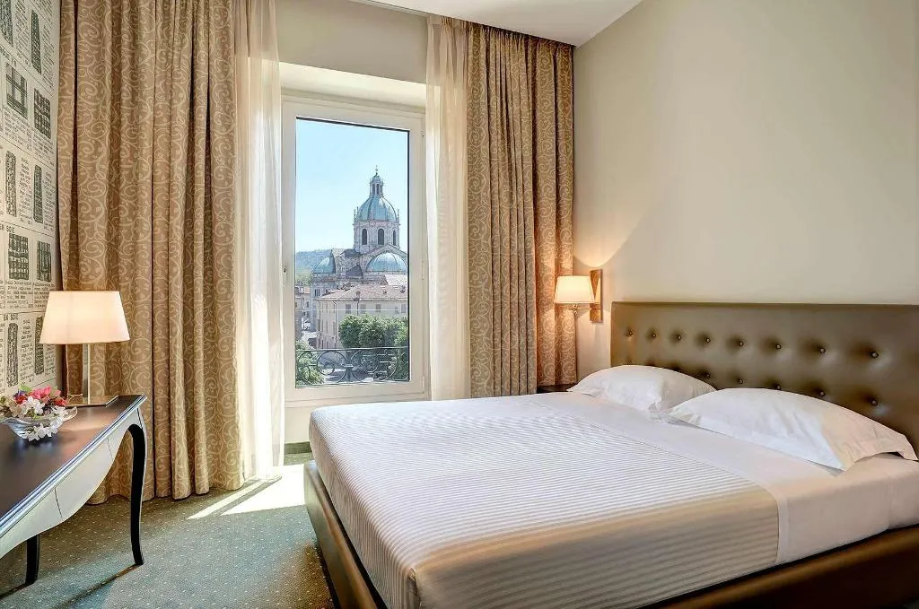 Room, Palace Hotel Lake Como, Milan