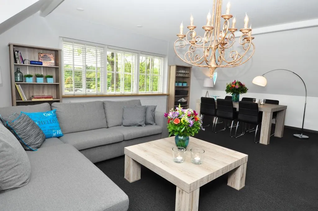 APARTMENT TWO BEDROOMS ONE BATHROOM Room, Herbergh Amsterdam Airport, Amsterdam