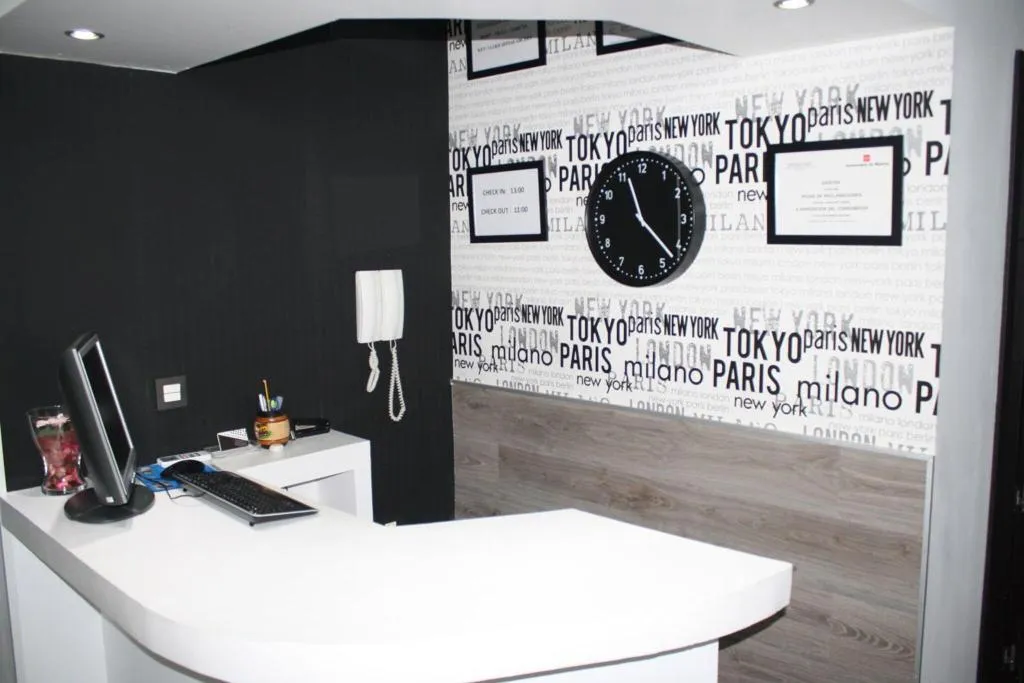 Lobby, Hostal Mh Fuencarral, Madrid