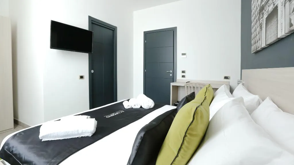 DOUBLE CLASSIC Room, Ecumano Space, Naples