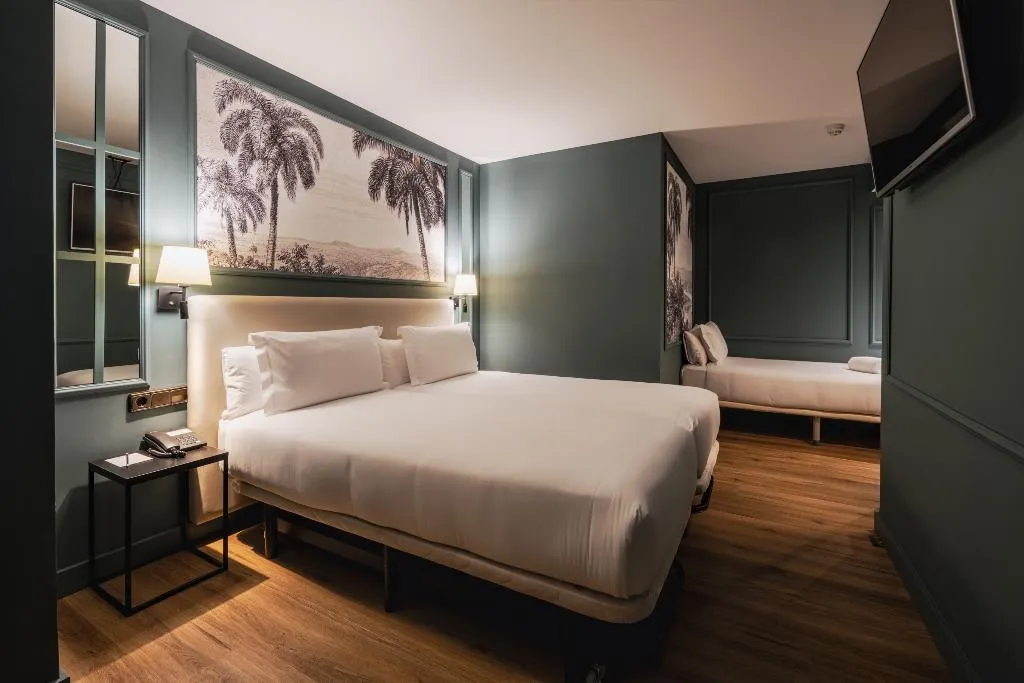 TRIPLE DELUXE Room, BYPILLOW Castellana, Madrid