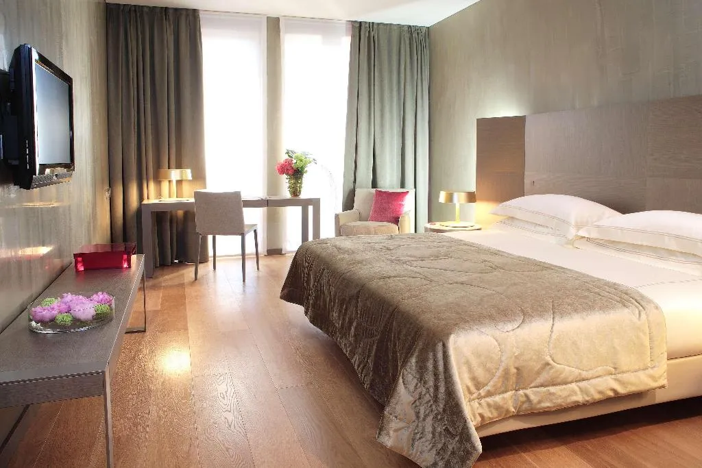 Room, Rosa Grand Milano - Starhotels Collezione, Milan