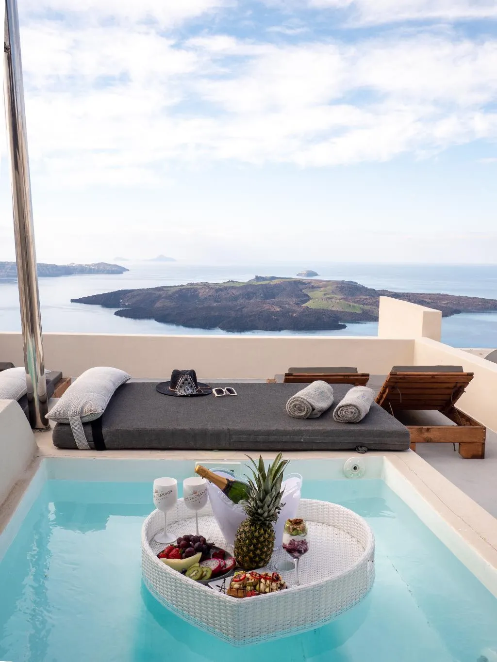 SUITE DELUXE Room, Caldera Cliff Illusion Suites, Santorini