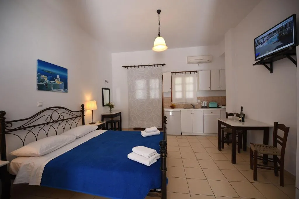 STUDIO WITH DOUBLE BED Room, Sunflower ApartHotel, Santorini