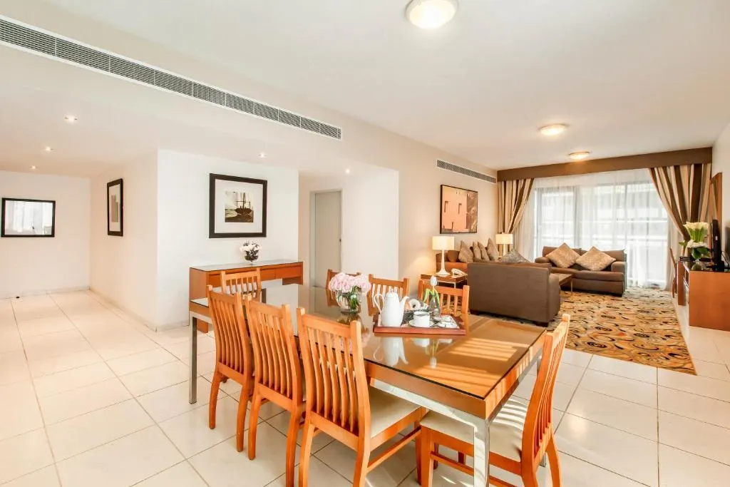 APARTMENT PREMIER Room, Golden Sands Hotel Apartments, Dubai