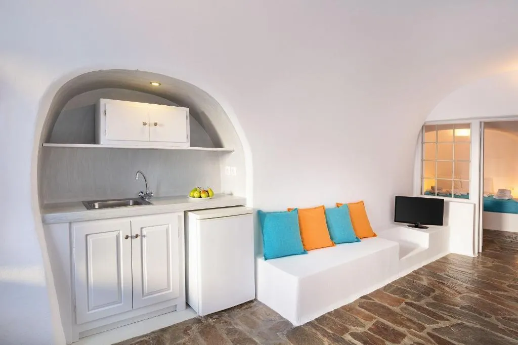 Room, Horizon Aeifos Suites, Santorini