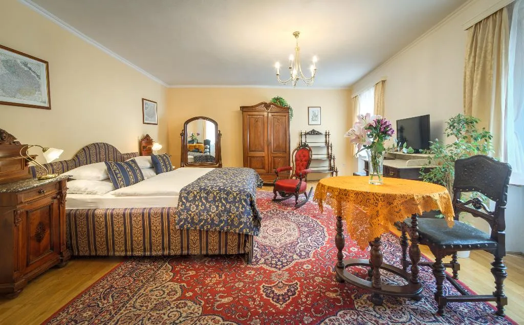 DOUBLE DELUXE Room, Red Lion, Prague