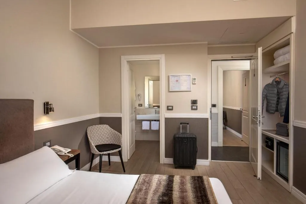 FAMILY ROOM CONNECTING ROOM Room, Fragrance St Peter Hotel, Rome