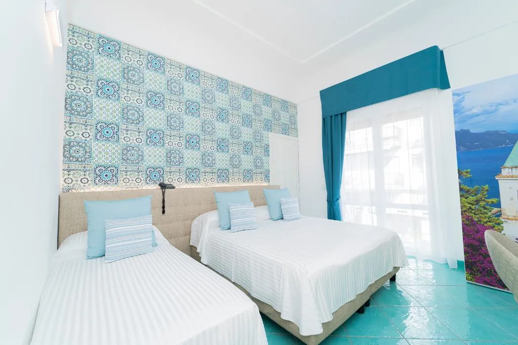 TRIPLE SUPERIOR Room, Hotel Miramare, Naples