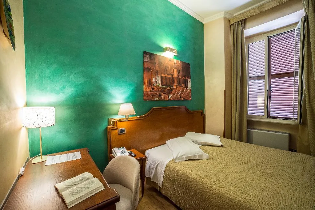 DOUBLE ECONOMY Room, Kent, Rome