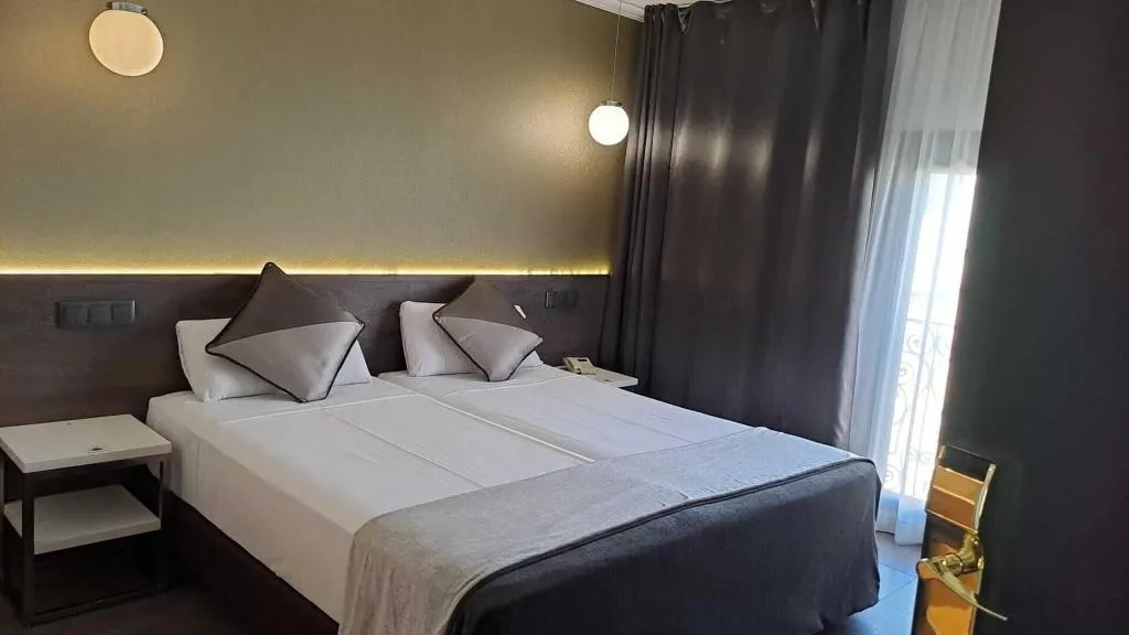 Room, Moderno, Barcelona