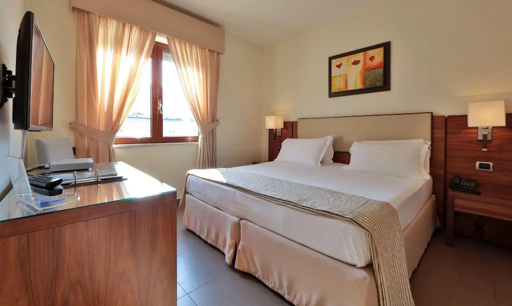 Room, Suites & Residence Hotel, Naples
