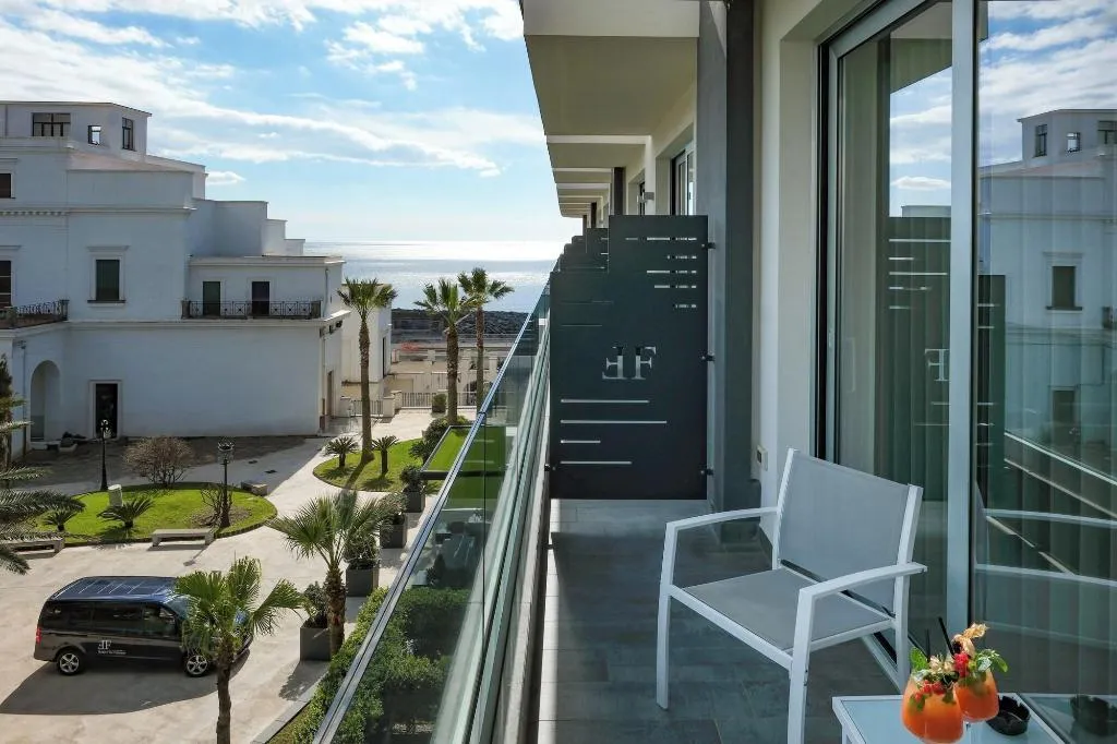 Room, Resort Tre Fontane, Naples