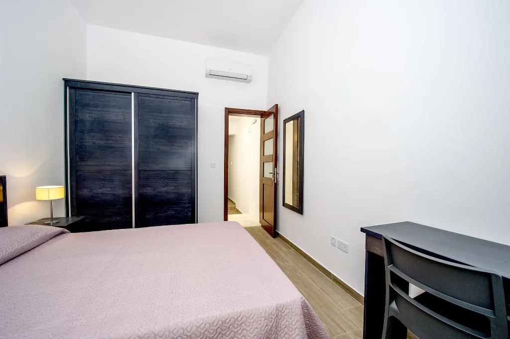 DOUBLE SUPERIOR WITH BALCONY Room, 11Seabreeze House, Malta