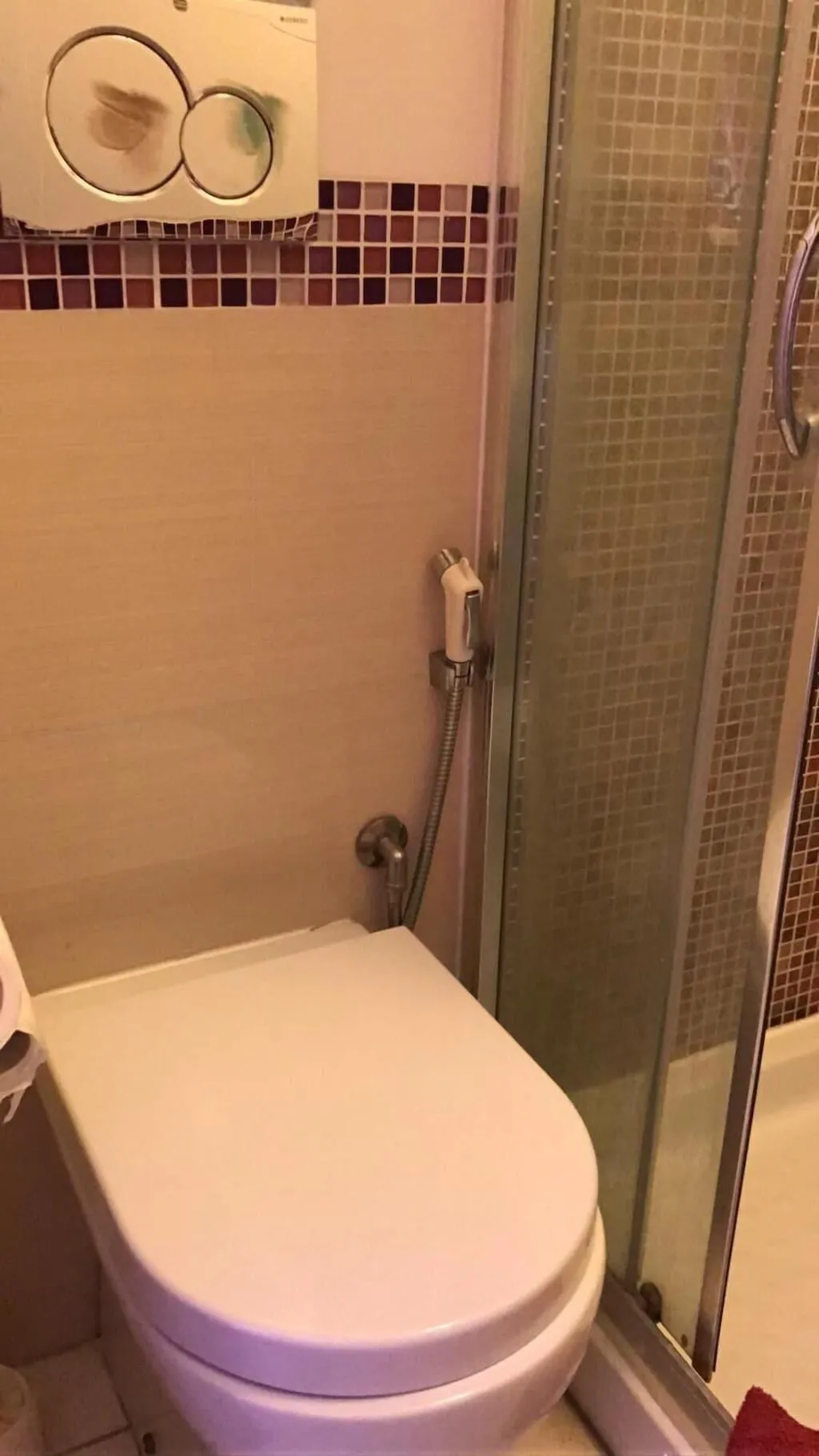 Room, Ave Popolo, Naples