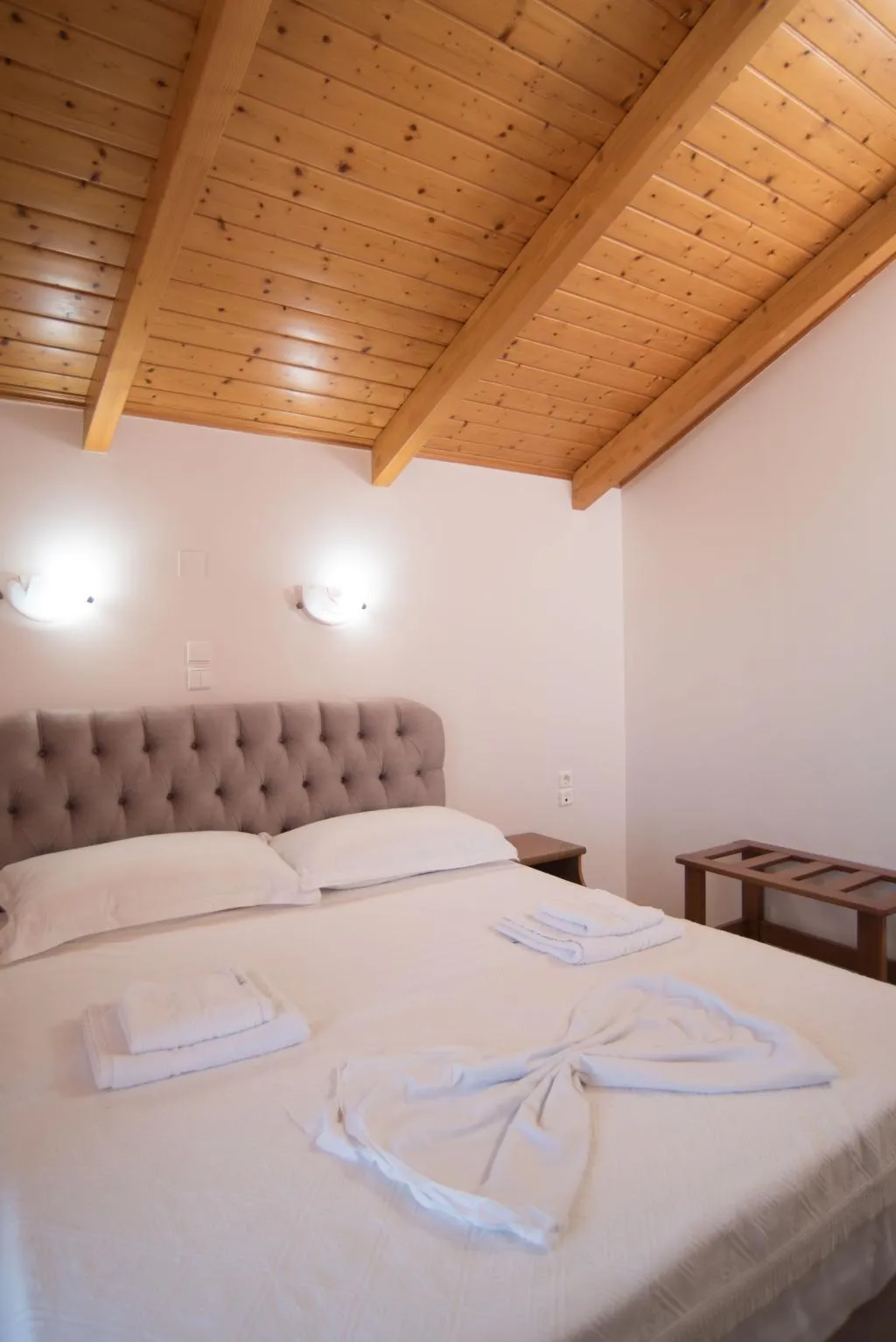 FAMILY ROOM DELUXE TWO BEDROOM Room, Hotel Oasis, Athens