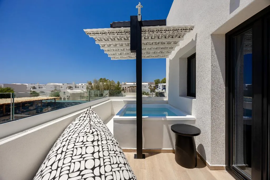 Room WITH JACUZZI Room, Santo Mangata Boutique Hotel & Spa, Santorini