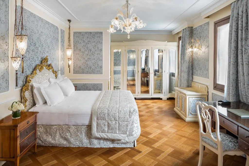 JUNIOR SUITE TWO BEDROOMS Room, Baglioni Hotel Luna, Venice
