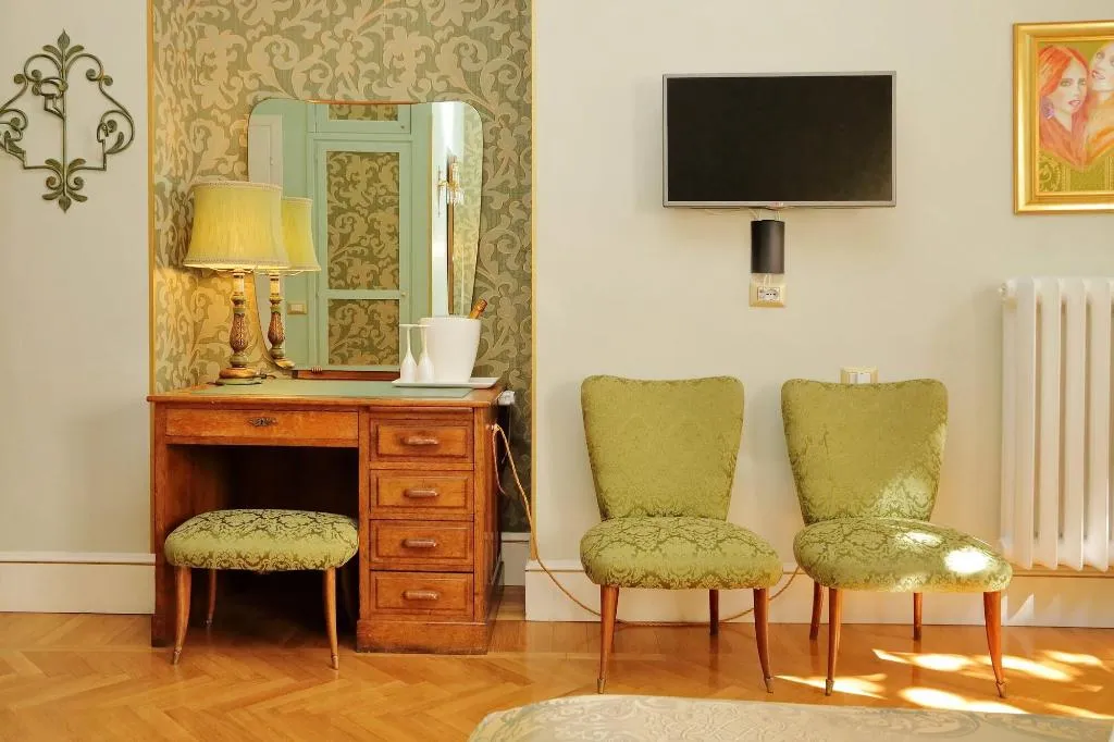 Room, Domus Monamì Luxury Suites, Rome