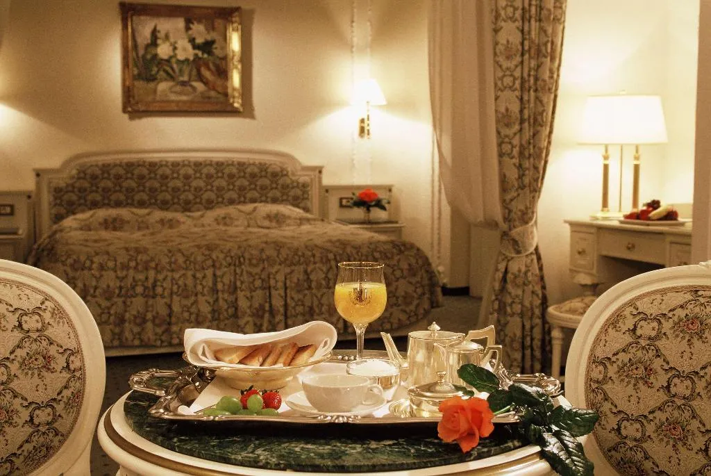 Room, Ambassador Zlata Husa, Prague