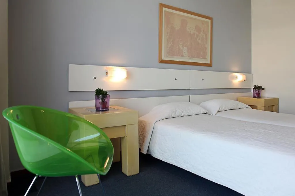 Room, Dorian Inn Sure Hotel Collection by Best Western, Athens