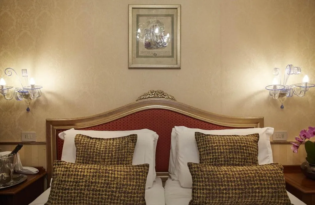 QUADRUPLE THREE BEDS Room, La Locanda di Orsaria, Venice