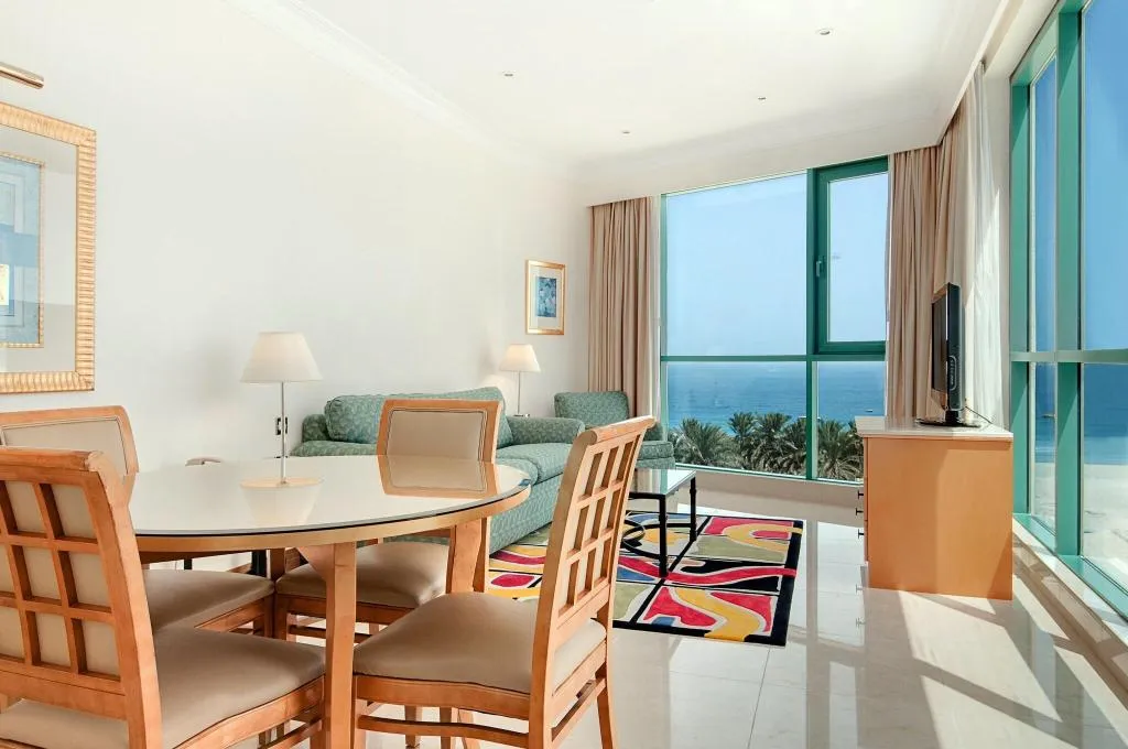 SUITE KING SIZE BED Room, Hilton Dubai Jumeirah, Dubai