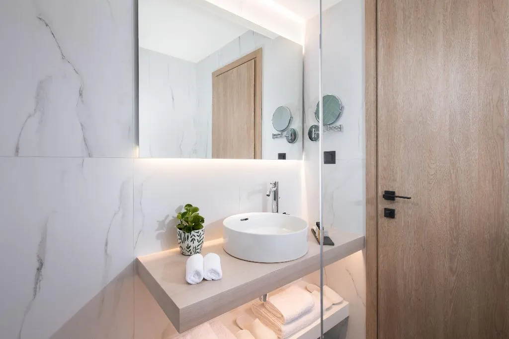 Double or Twin SUPERIOR WITH BALCONY Room, Epoch House & The Orange Shop Adults Only, Kalamata