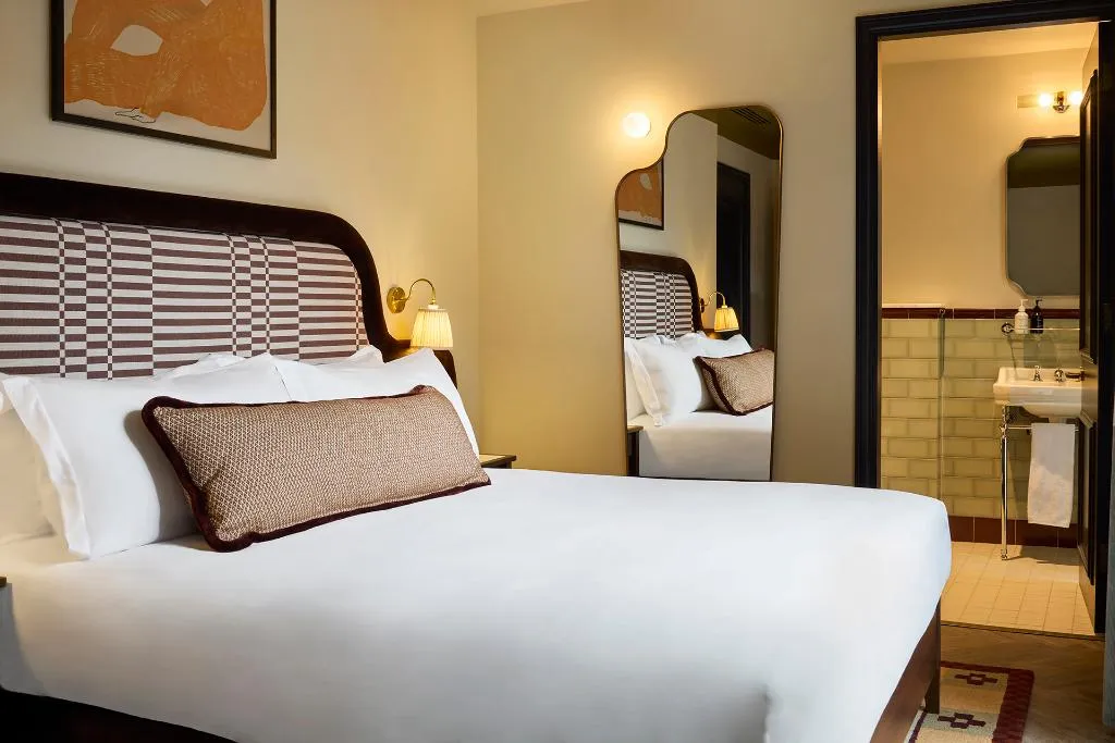 DOUBLE STANDARD Room, The Hoxton Dublin, Dublin