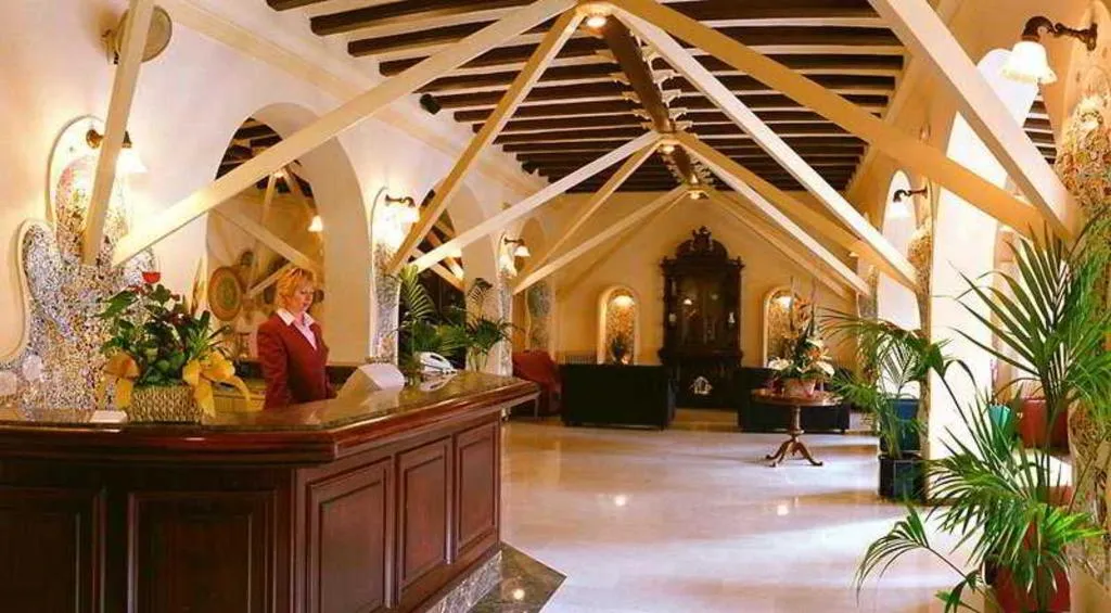 Lobby, Guitart Rosa, Costa Brava