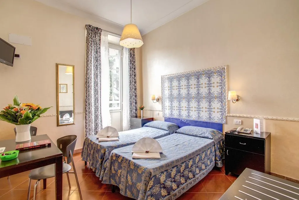 TWIN STANDARD Room, Picasso, Rome