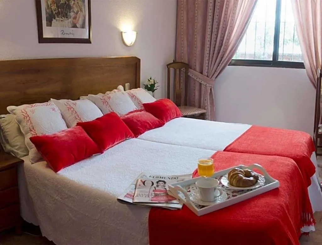 Room, Praderon, Madrid